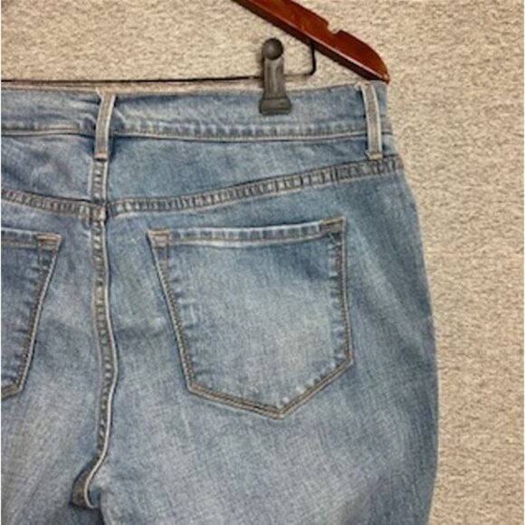 Old Navy Womens Jeans Size 6 Blue Denim Original Mid Rise Distressed Straight - Picture 8 of 14